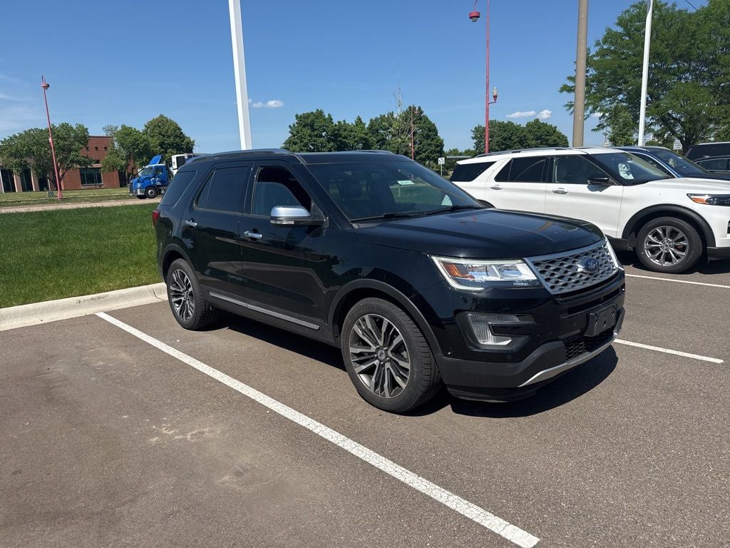 2017 Ford Explorer Platinum 4WD's photo