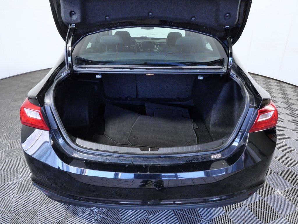 2022 Chevrolet Malibu LS 1LS