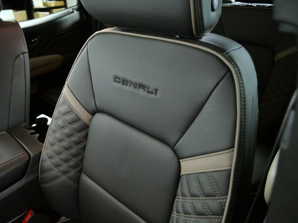 2025 GMC Canyon Denali