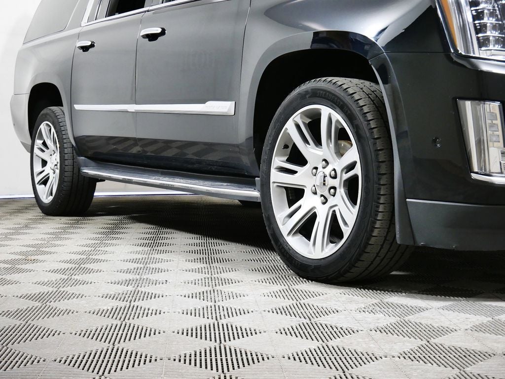 Used 2020 Cadillac Escalade ESV Premium Luxury with VIN 1GYS4JKJ5LR207910 for sale in Apple Valley, Minnesota