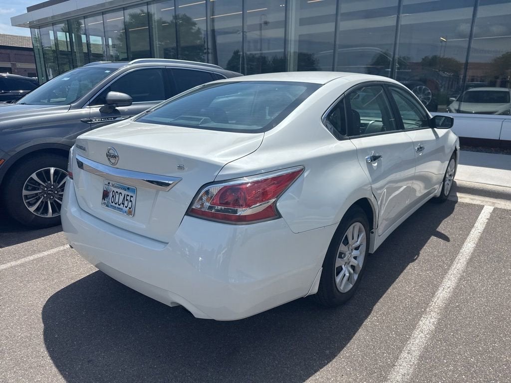 Used 2015 Nissan Altima S with VIN 1N4AL3AP8FC578983 for sale in Apple Valley, Minnesota
