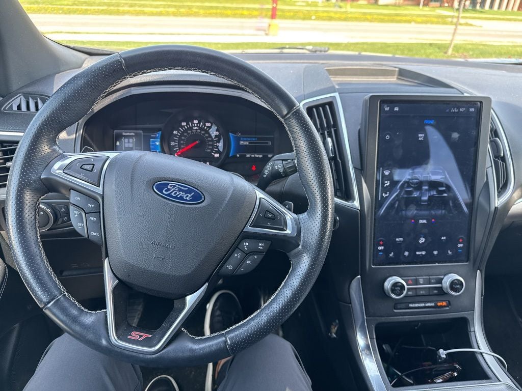 2022 Ford Edge ST