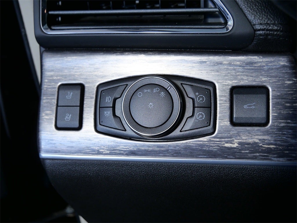 2013 Lincoln MKX Base