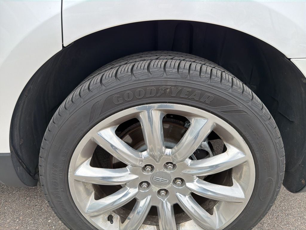 2011 Lincoln MKT Base