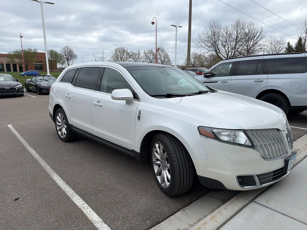2011 Lincoln MKT Base