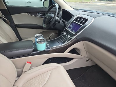 2019 Lincoln Nautilus Select