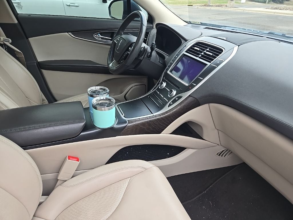 2019 Lincoln Nautilus Select