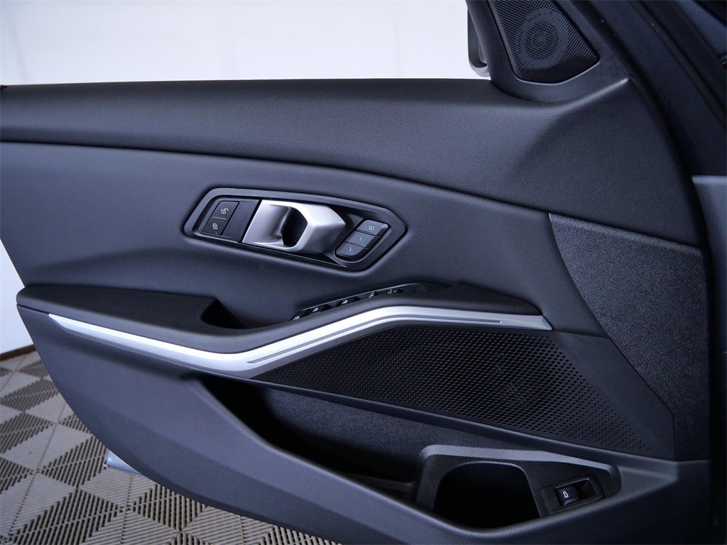 2025 BMW 3 Series 330i xDrive