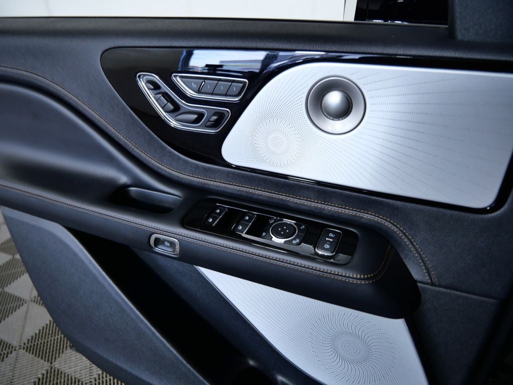2025 Lincoln Aviator Black Label