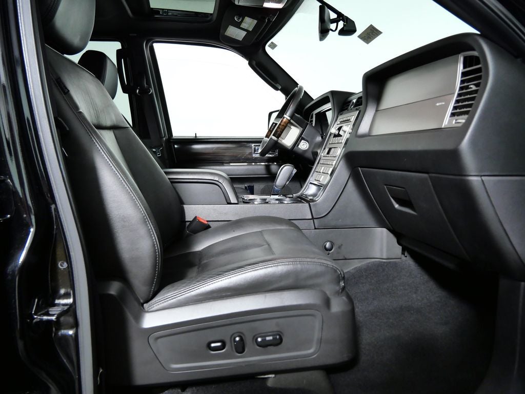 2007 Lincoln Navigator Base