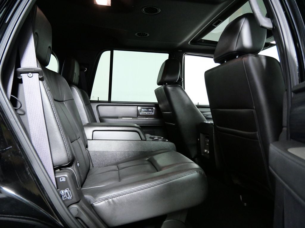 2007 Lincoln Navigator Base