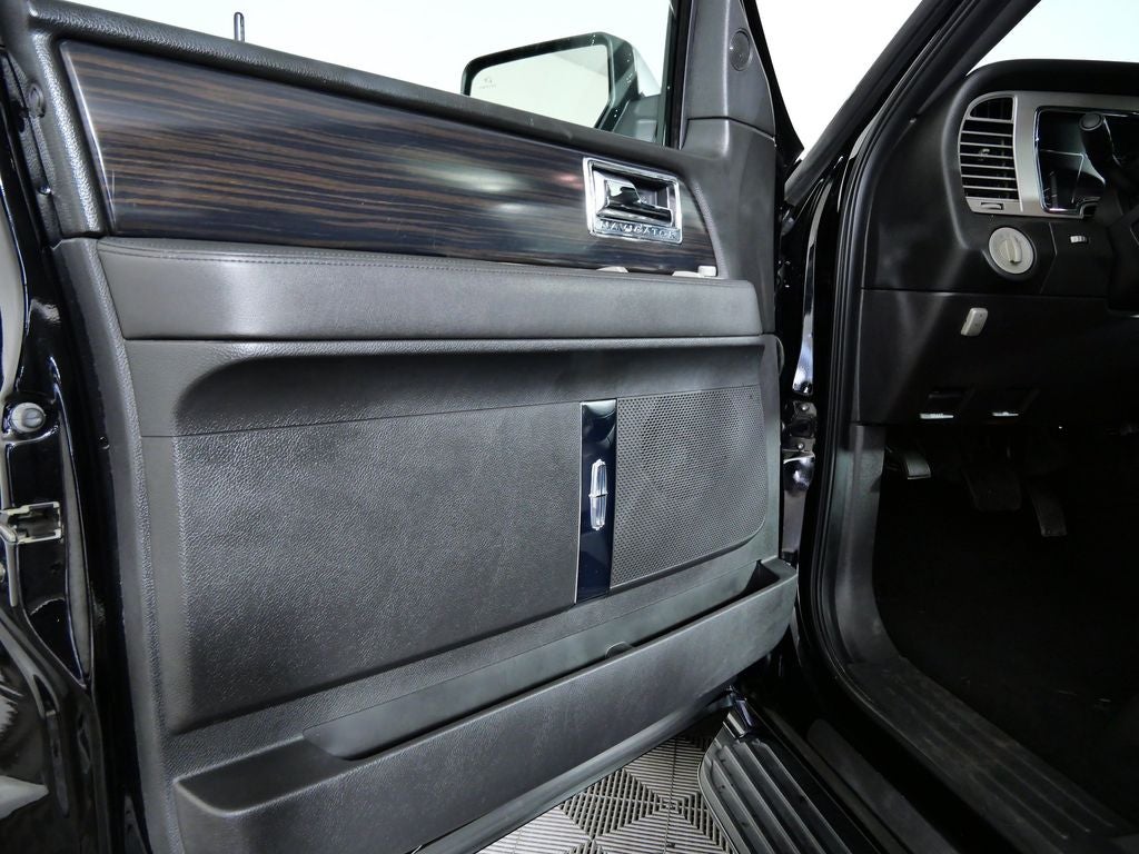 2007 Lincoln Navigator Base