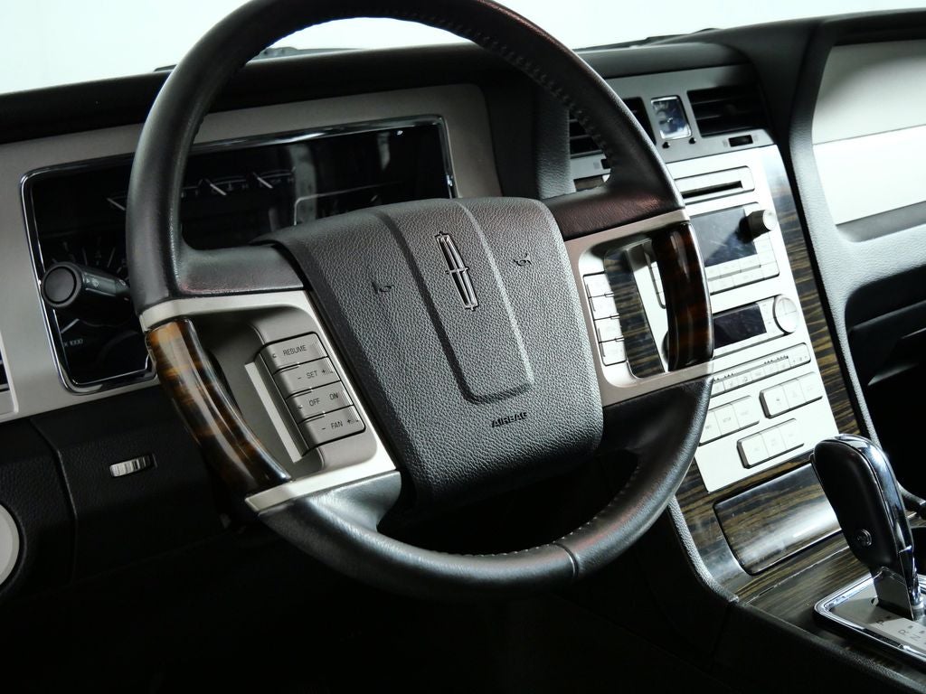2007 Lincoln Navigator Base