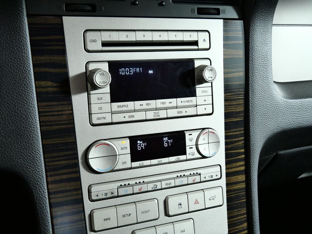 2007 Lincoln Navigator Base