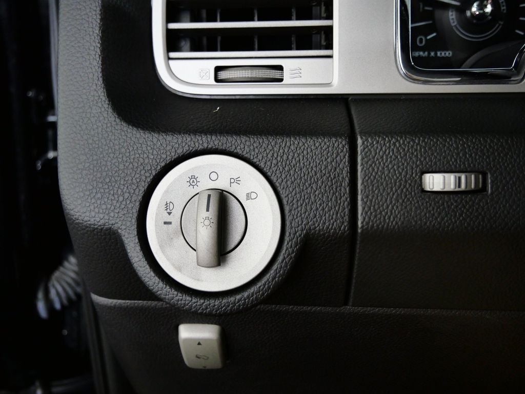 2007 Lincoln Navigator Base