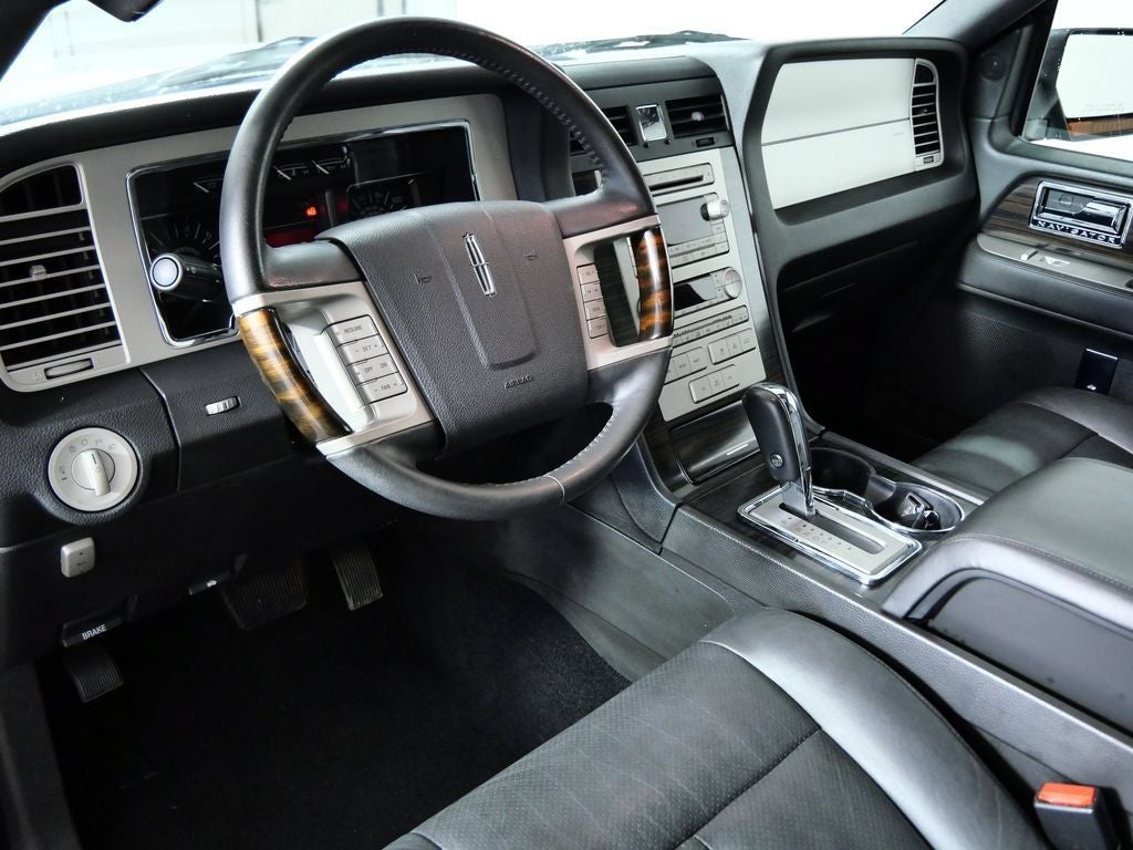 2007 Lincoln Navigator Base
