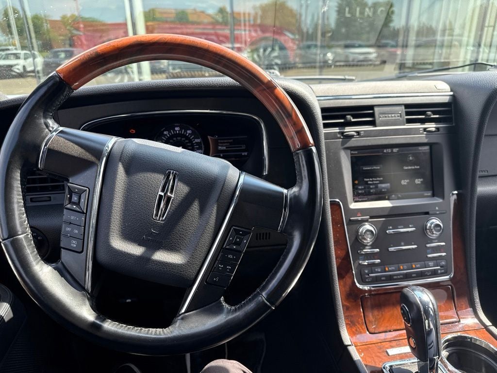 2015 Lincoln Navigator Base