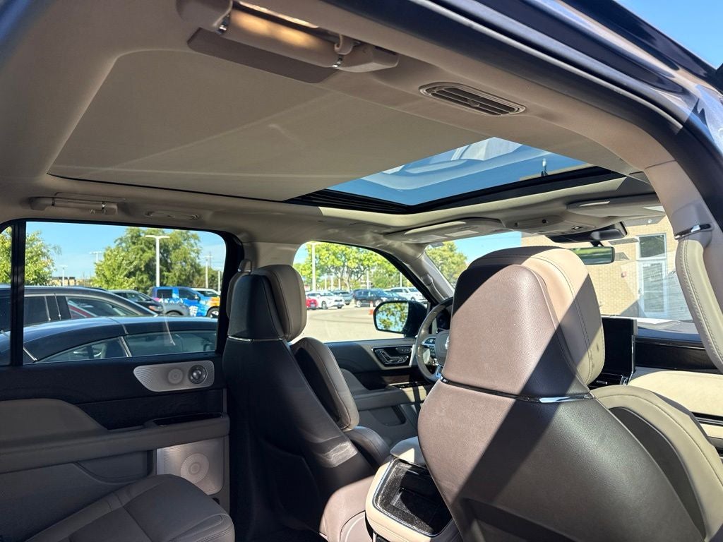 2023 Lincoln Navigator L Reserve