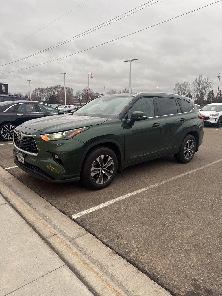 2023 Toyota Highlander XLE