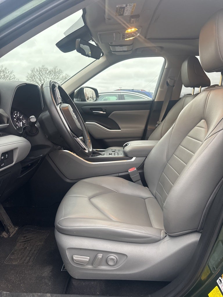 2023 Toyota Highlander XLE