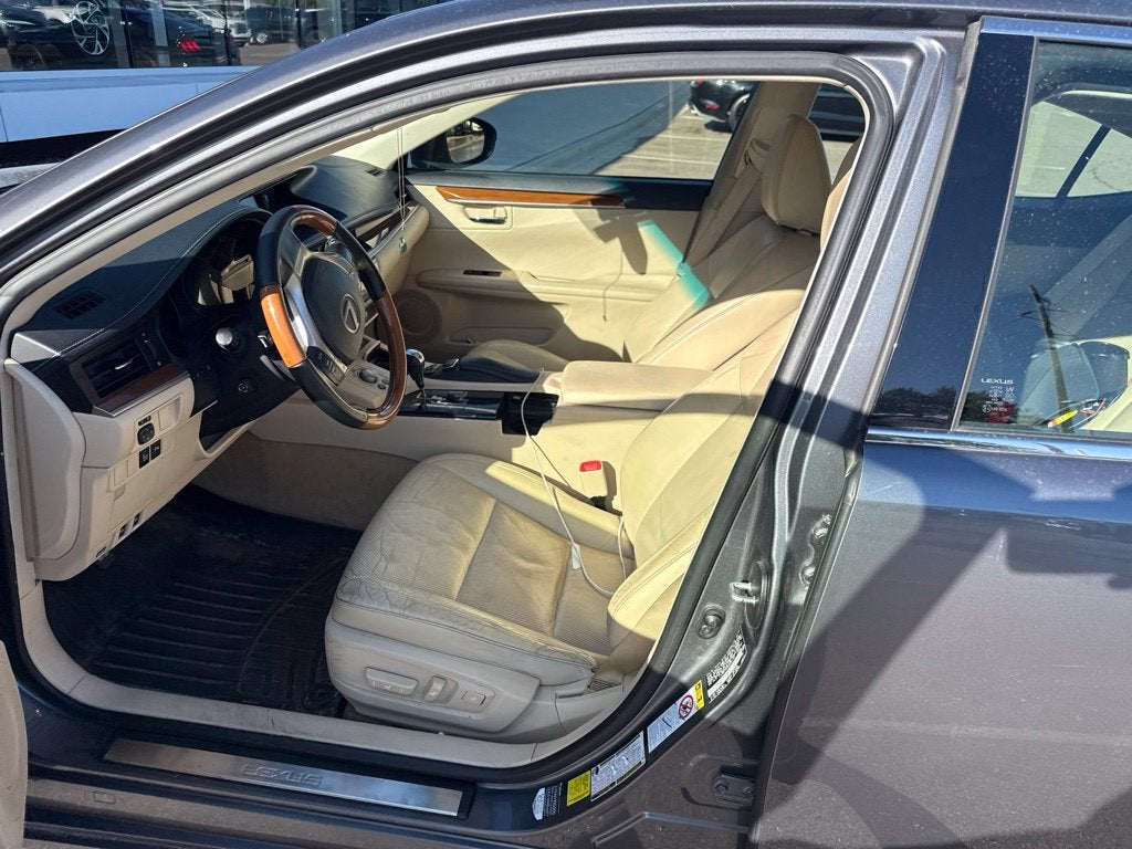 2013 Lexus ES 300h