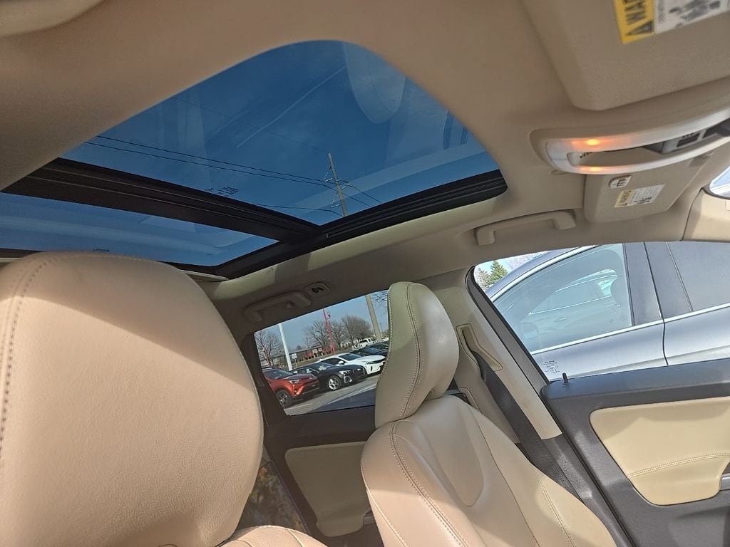 2016 Volvo XC60 T6 Drive-E