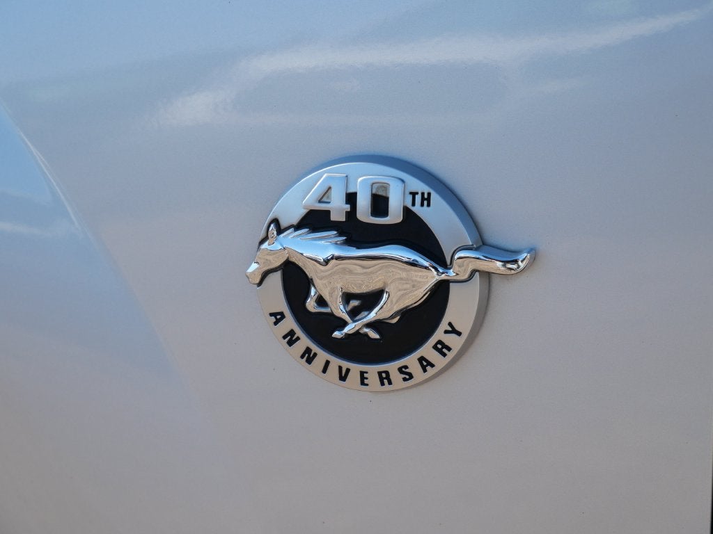 2004 Ford Mustang V6 Deluxe