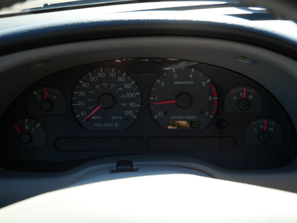 2004 Ford Mustang V6 Deluxe