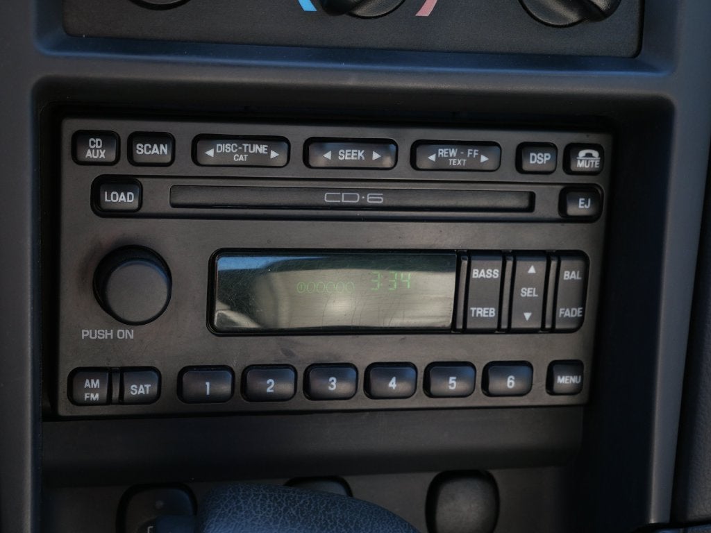 2004 Ford Mustang V6 Deluxe