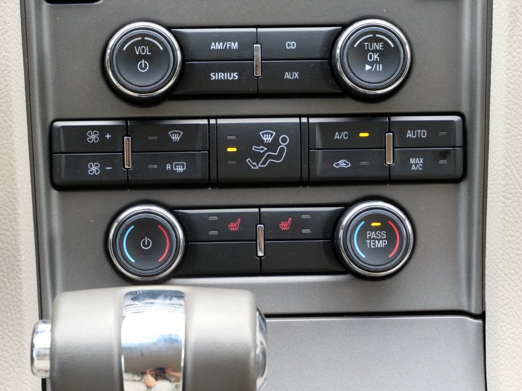 2010 Ford Taurus SEL