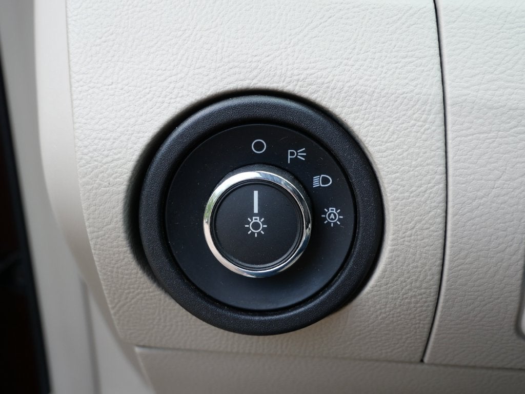 2010 Ford Taurus SEL