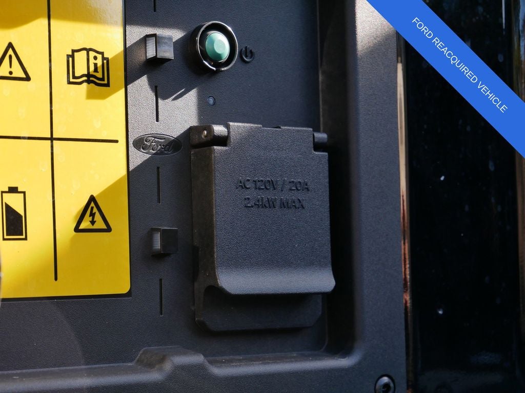 2025 Ford F-150 Lightning Pro