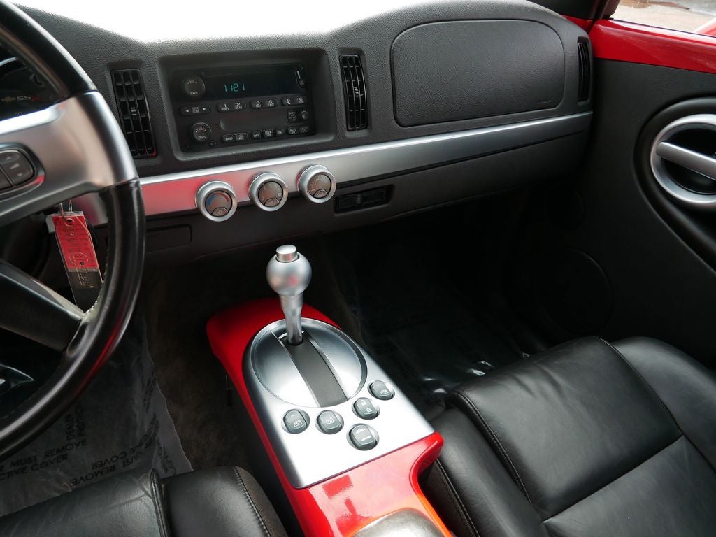 2004 Chevrolet SSR Base