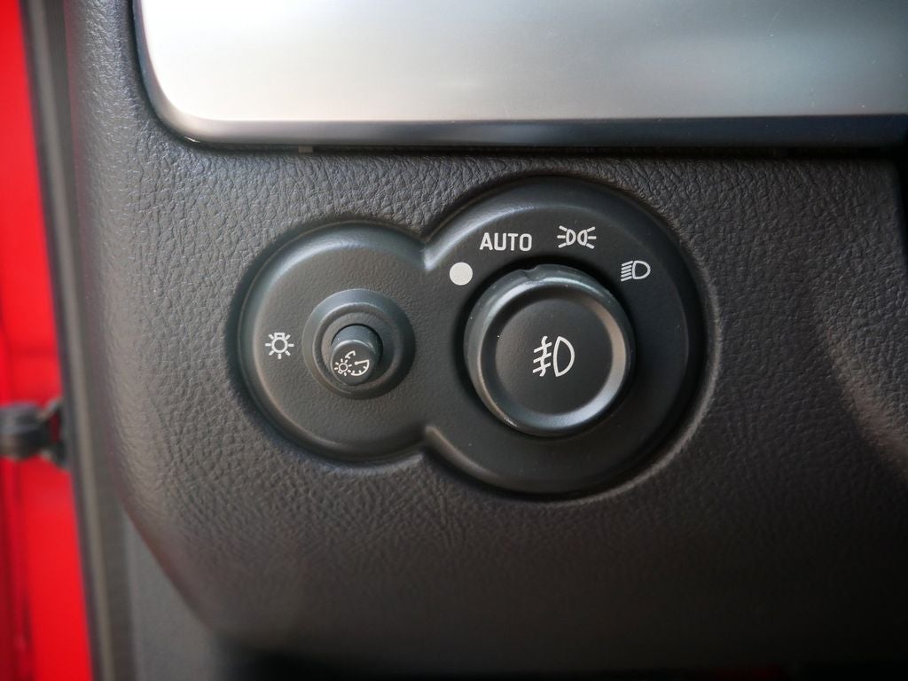 2004 Chevrolet SSR Base