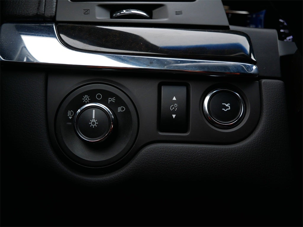 2016 Lincoln MKS Base