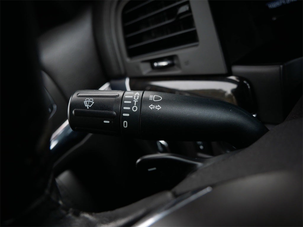 2016 Lincoln MKS Base