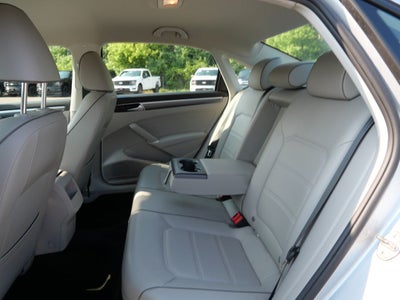 2018 Volkswagen Passat 2.0T R-Line