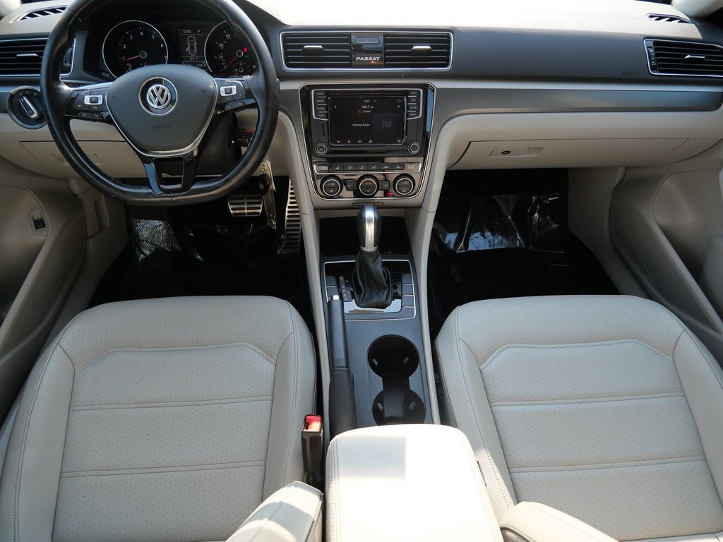 2018 Volkswagen Passat 2.0T R-Line