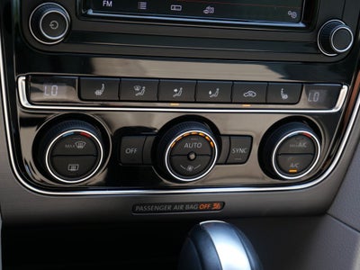 2018 Volkswagen Passat 2.0T R-Line