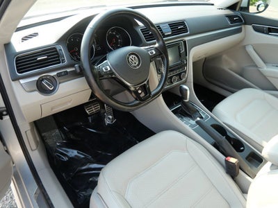 2018 Volkswagen Passat 2.0T R-Line