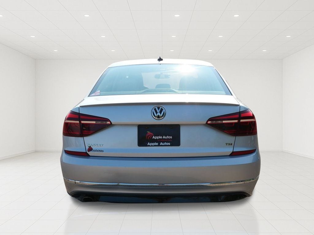 2018 Volkswagen Passat 2.0T R-Line