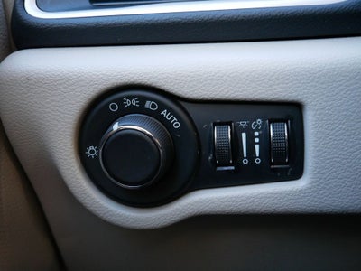 2024 Chrysler Voyager LX