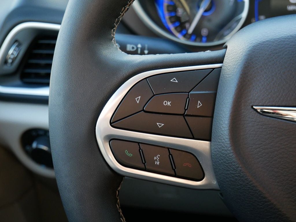 2024 Chrysler Voyager LX