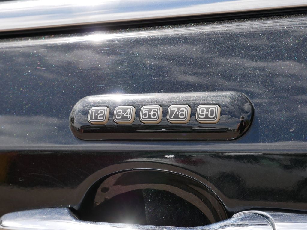 2015 Lincoln MKX Base
