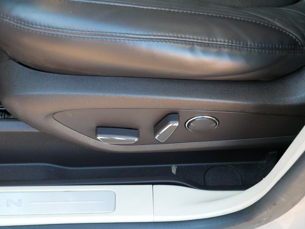 2015 Lincoln MKC Base