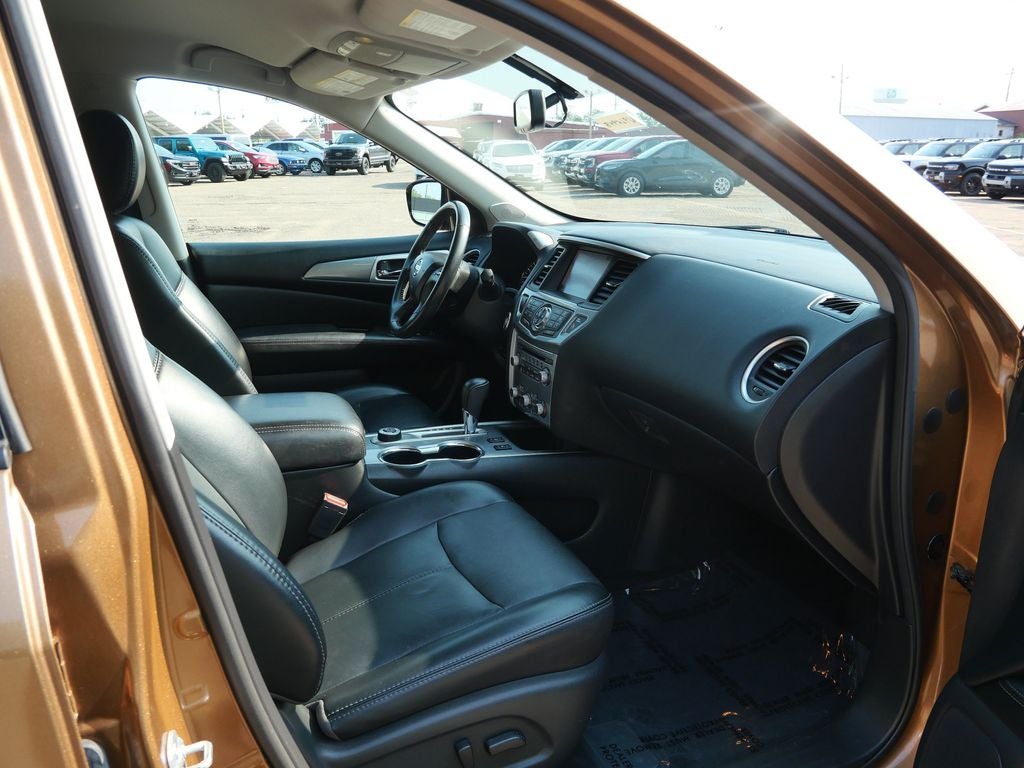2017 Nissan Pathfinder SL