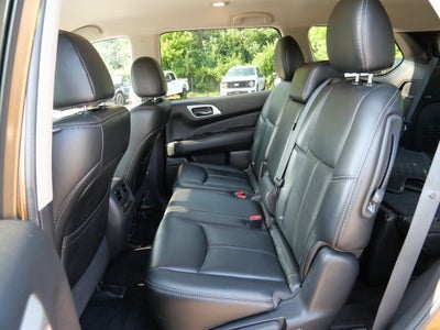 2017 Nissan Pathfinder SL