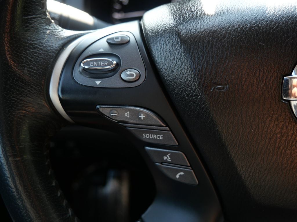 2017 Nissan Pathfinder SL