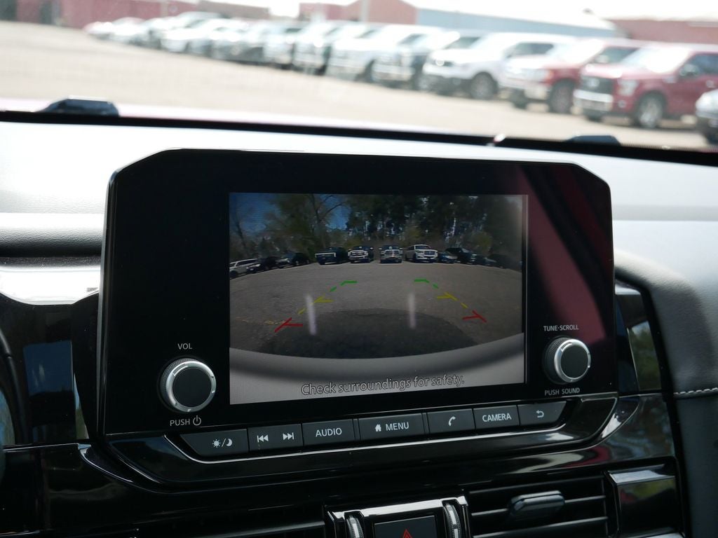 2024 Nissan Pathfinder SV
