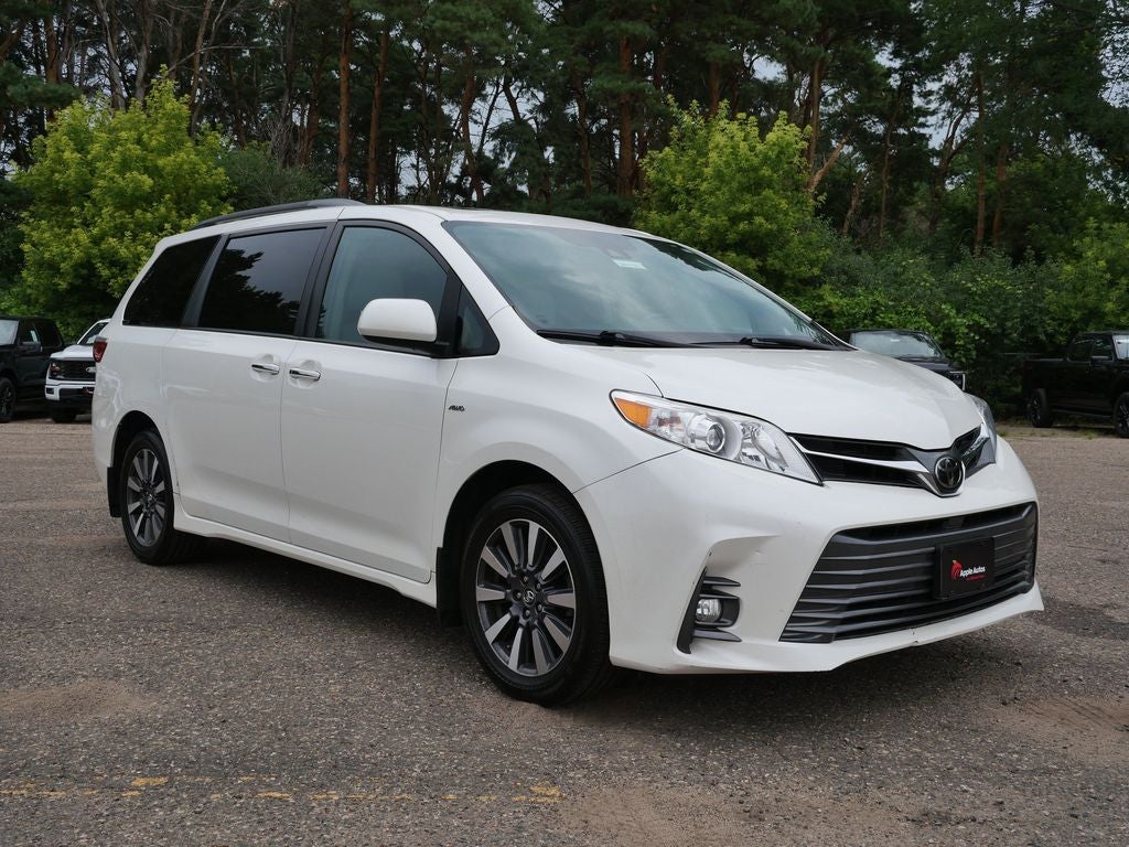 2018 Toyota Sienna XLE 7 Passenger